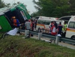 Pemkot Semarang Kirim 4 Ambulans Jemput Korban Kecelakaan di Pemalang