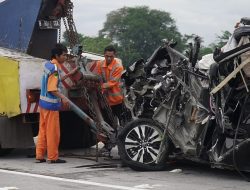 Kecelakaan Beruntun Sabtu Siang di Tol Gayamsari, Tiga Orang Jadi Korban